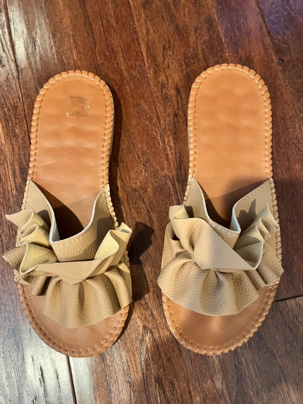 Ruffle Sandals Slides sz 8.5